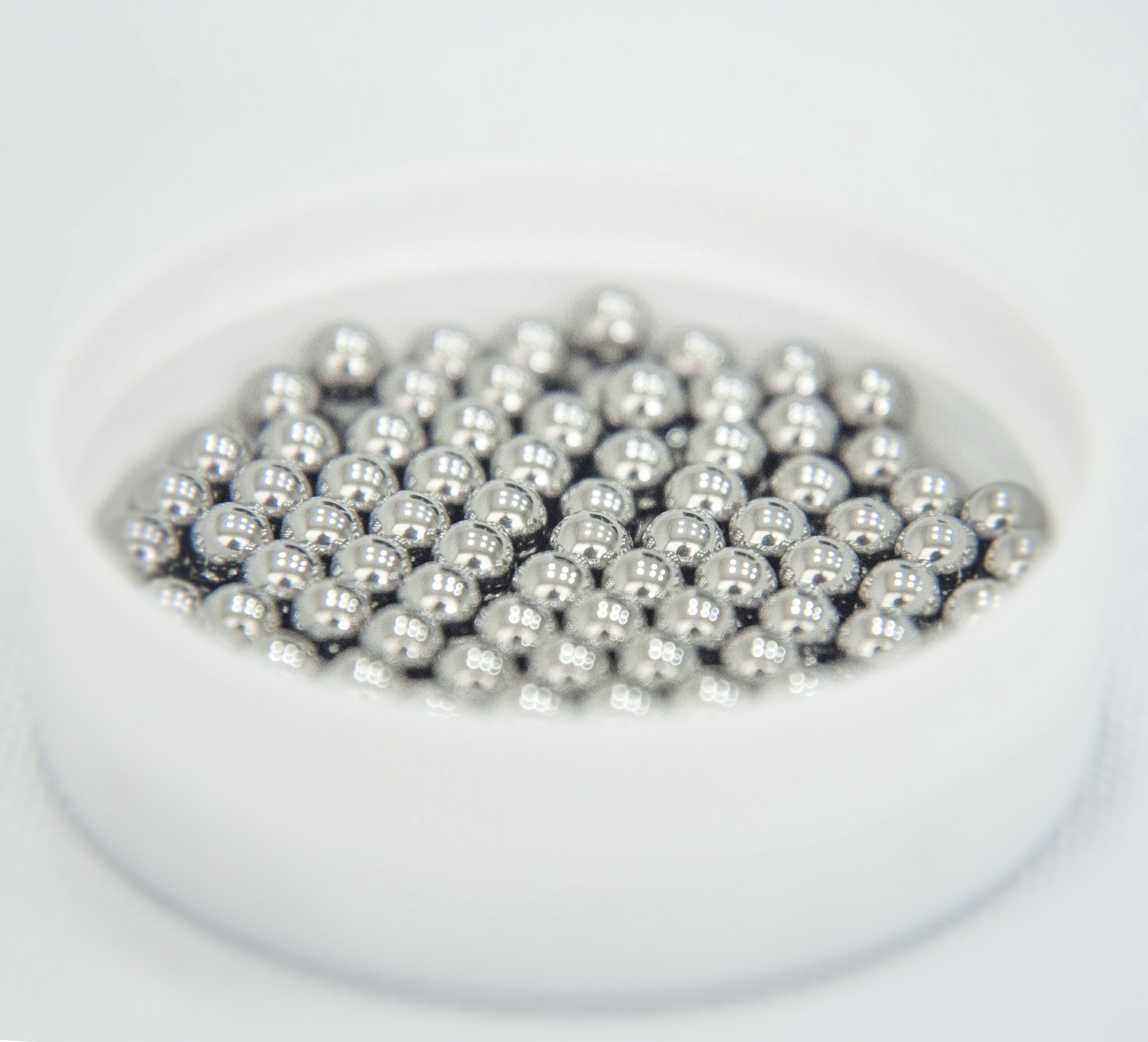 Beads a grandel de aço inox, com 2,8mm de diâmetro.  Para maceração de tecidos. Marca Loccus.